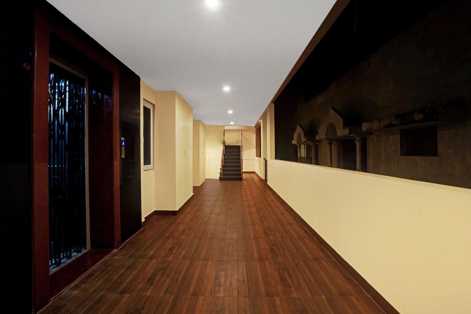 Capital O De Alphabet Kakinada Hotel ภายนอก รูปภาพ