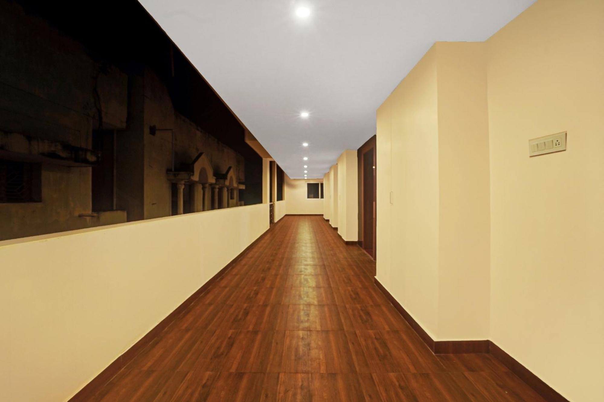 Capital O De Alphabet Kakinada Hotel ภายนอก รูปภาพ