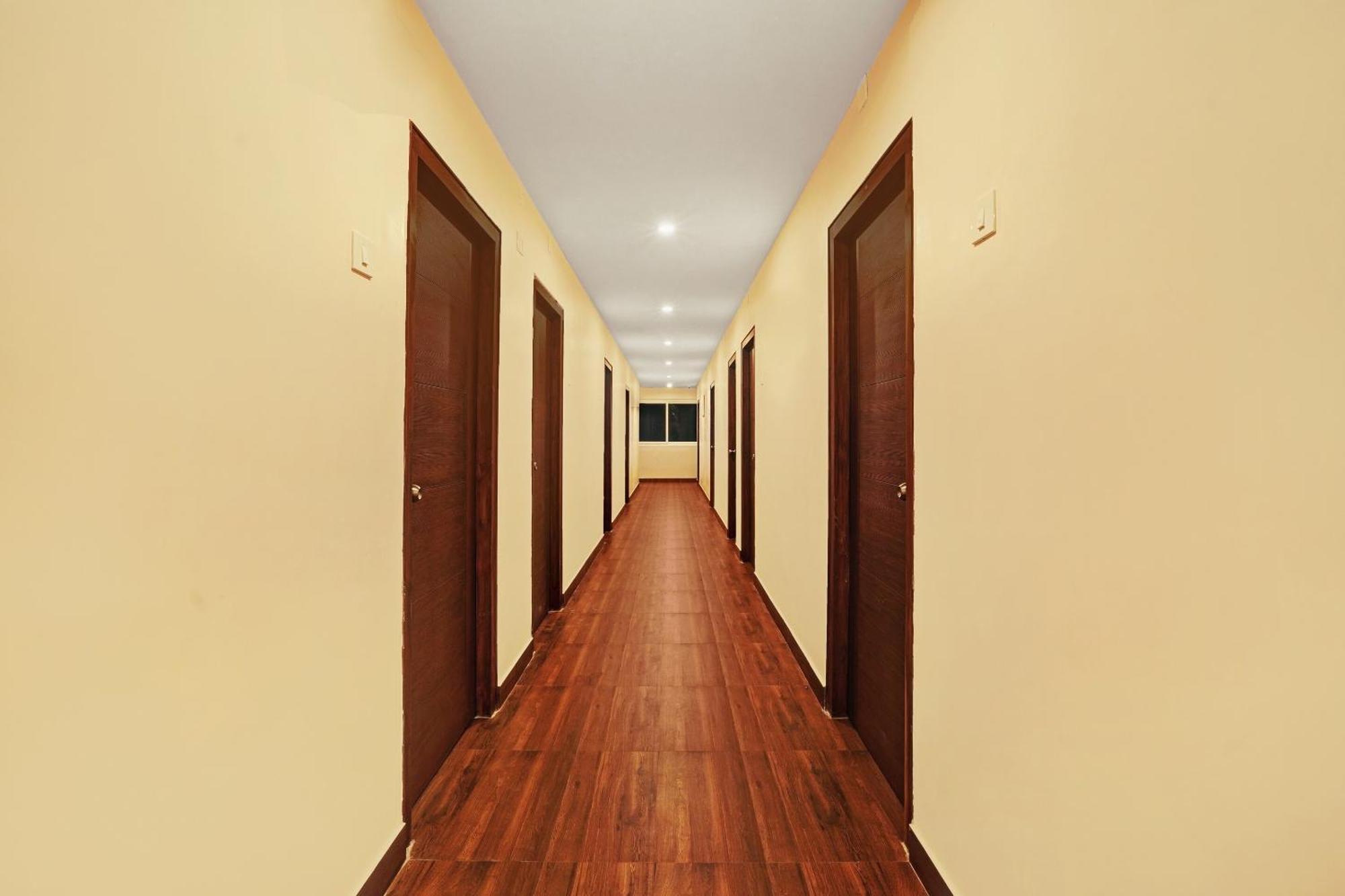 Capital O De Alphabet Kakinada Hotel ภายนอก รูปภาพ