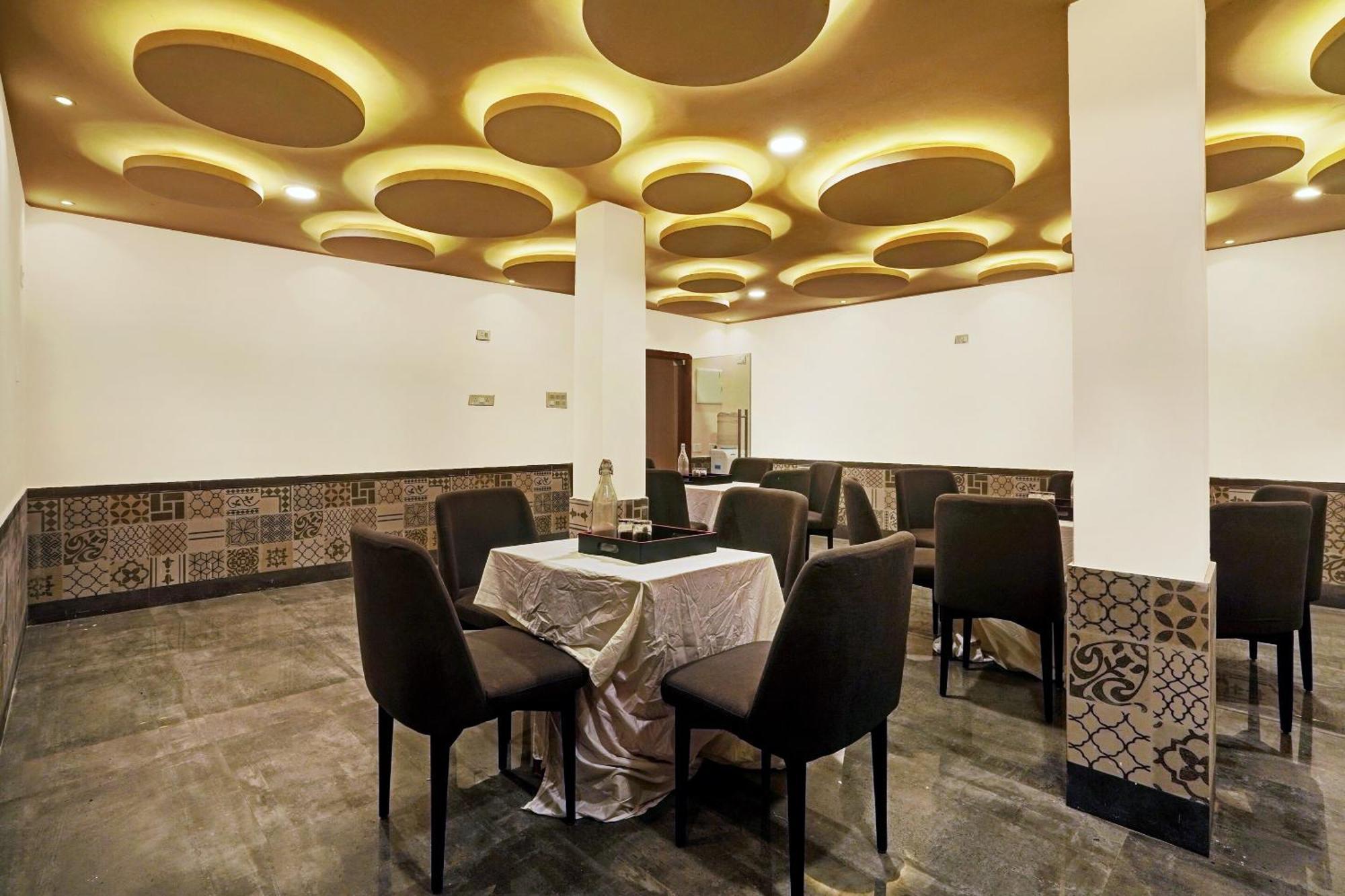 Capital O De Alphabet Kakinada Hotel ภายนอก รูปภาพ