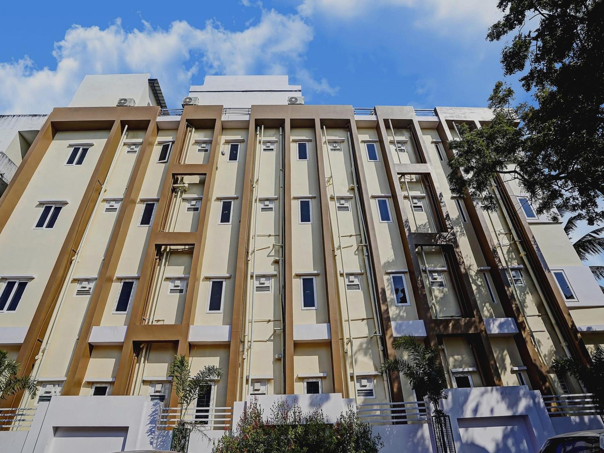 Capital O De Alphabet Kakinada Hotel ภายนอก รูปภาพ